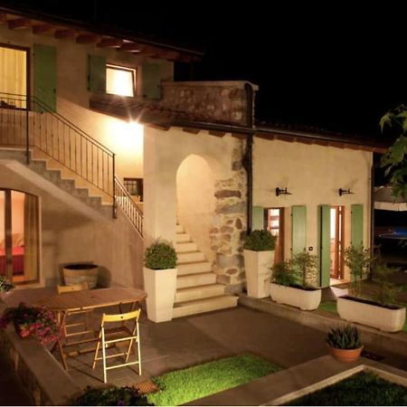La Casa Del Nonno Aparthotel Monzambano Exterior photo