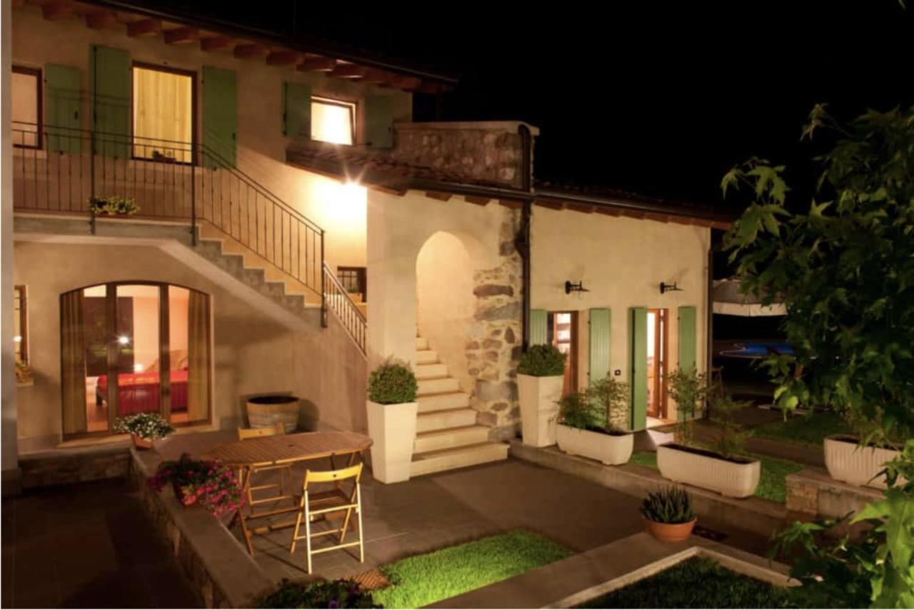 La Casa Del Nonno Aparthotel Monzambano Exterior photo