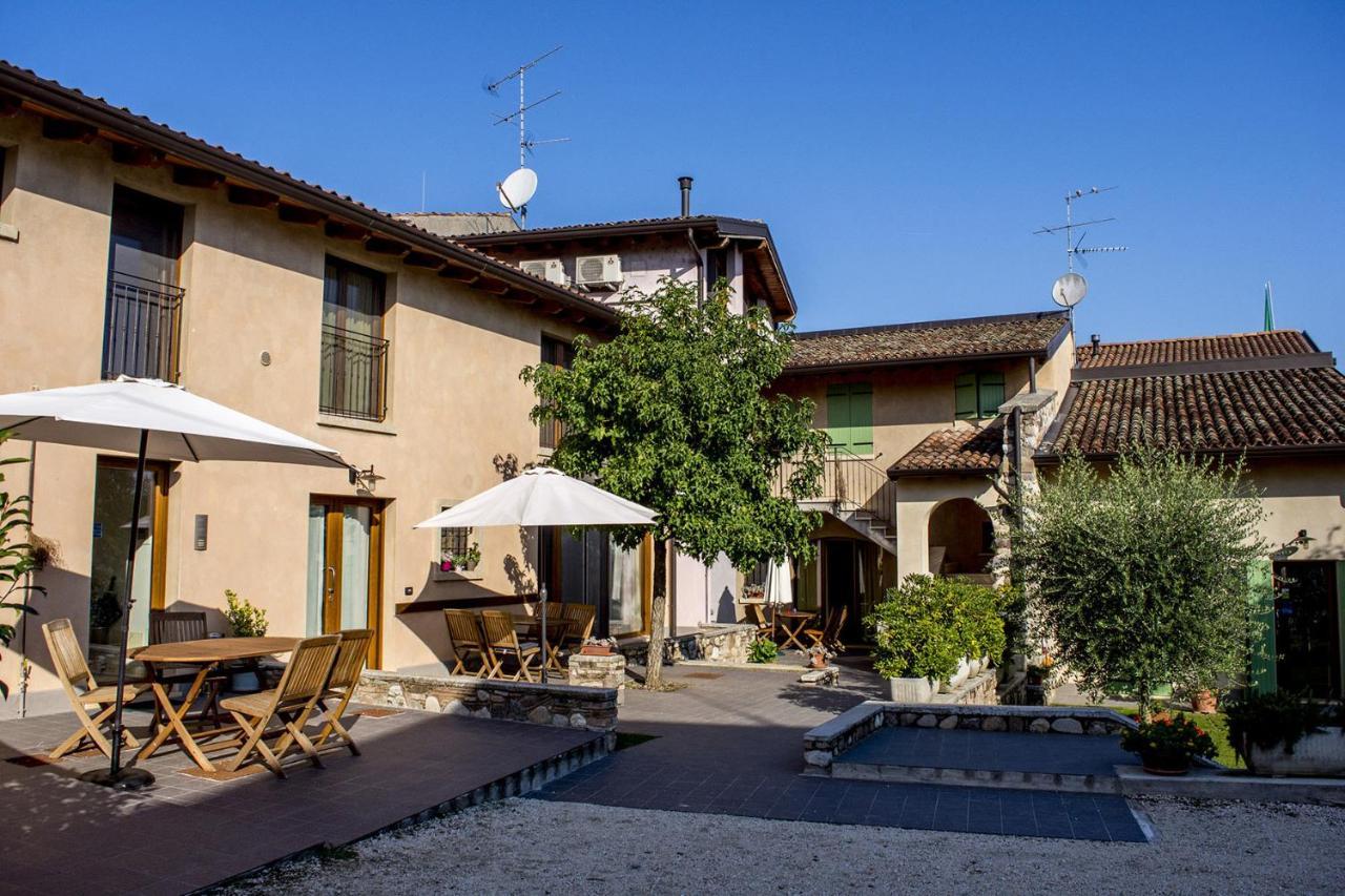La Casa Del Nonno Aparthotel Monzambano Exterior photo