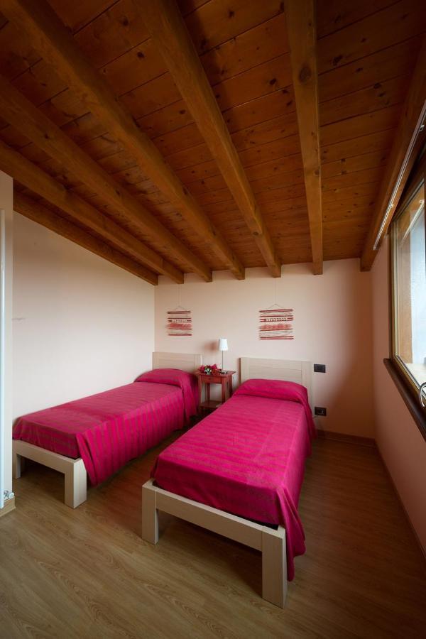 La Casa Del Nonno Aparthotel Monzambano Exterior photo